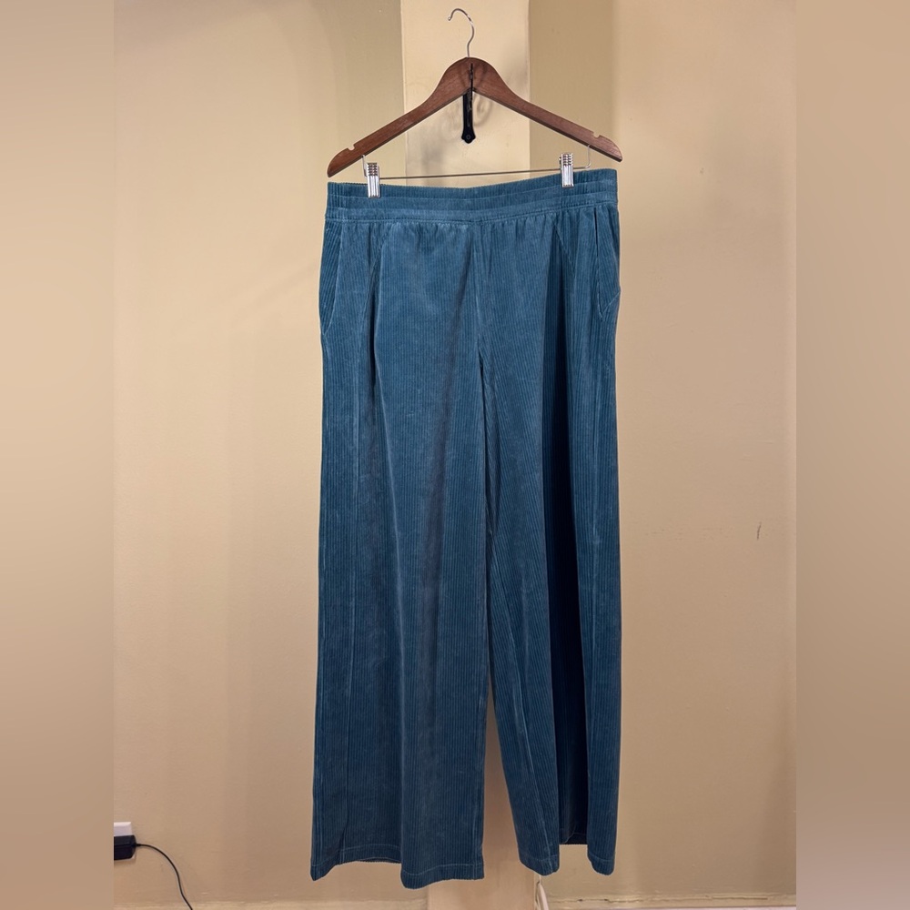 NWOT Lululemon Scuba Mid-Rise Wide-Leg Pant *Velvet Cord Storm Teal - Picture 7 of 12